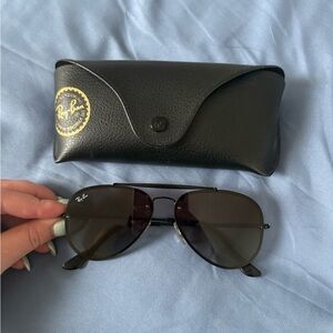 Ray-Ban Black Aviator Sunglasses with Leather Case